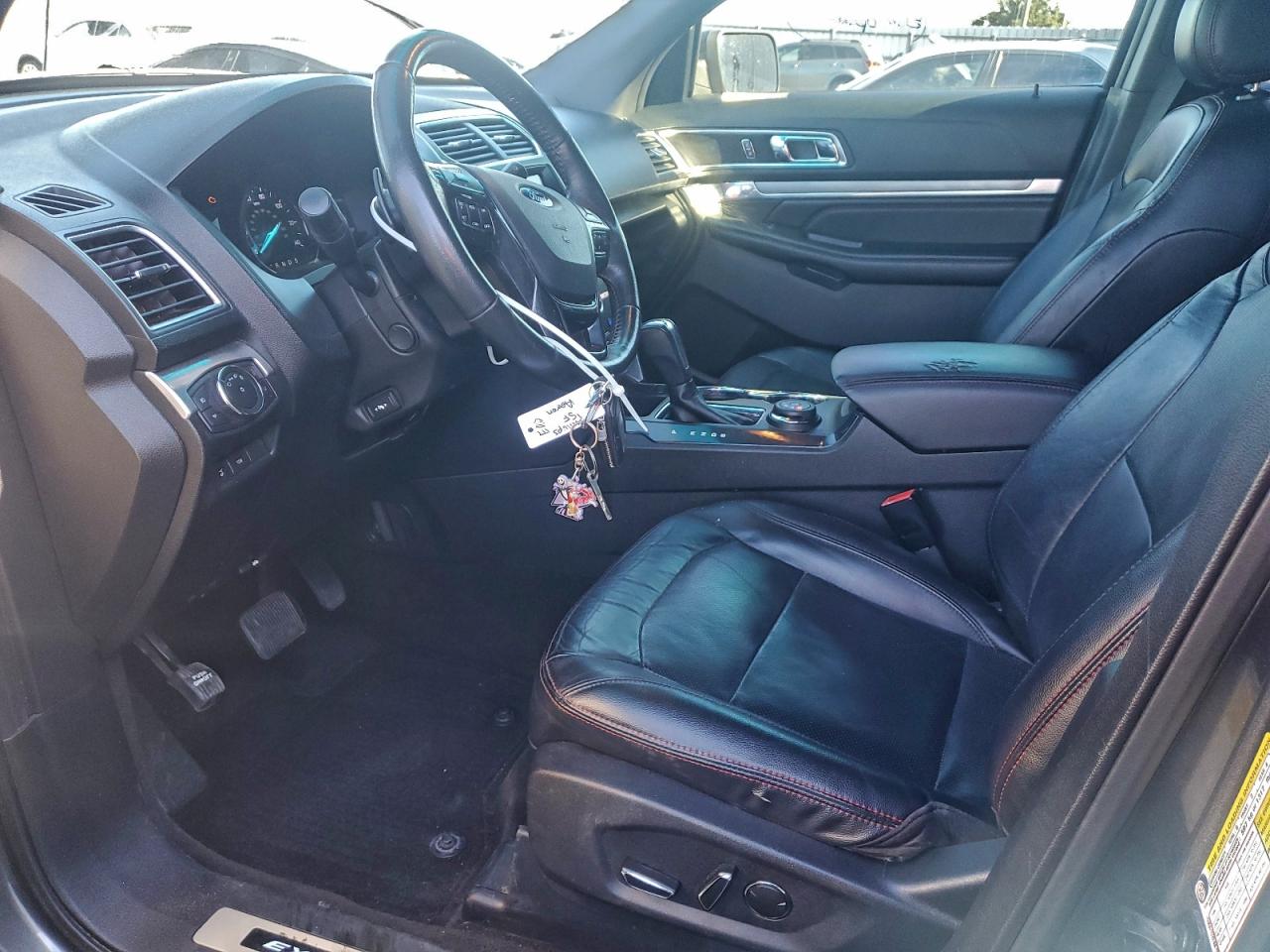 Ford Explorer Sport Image 8