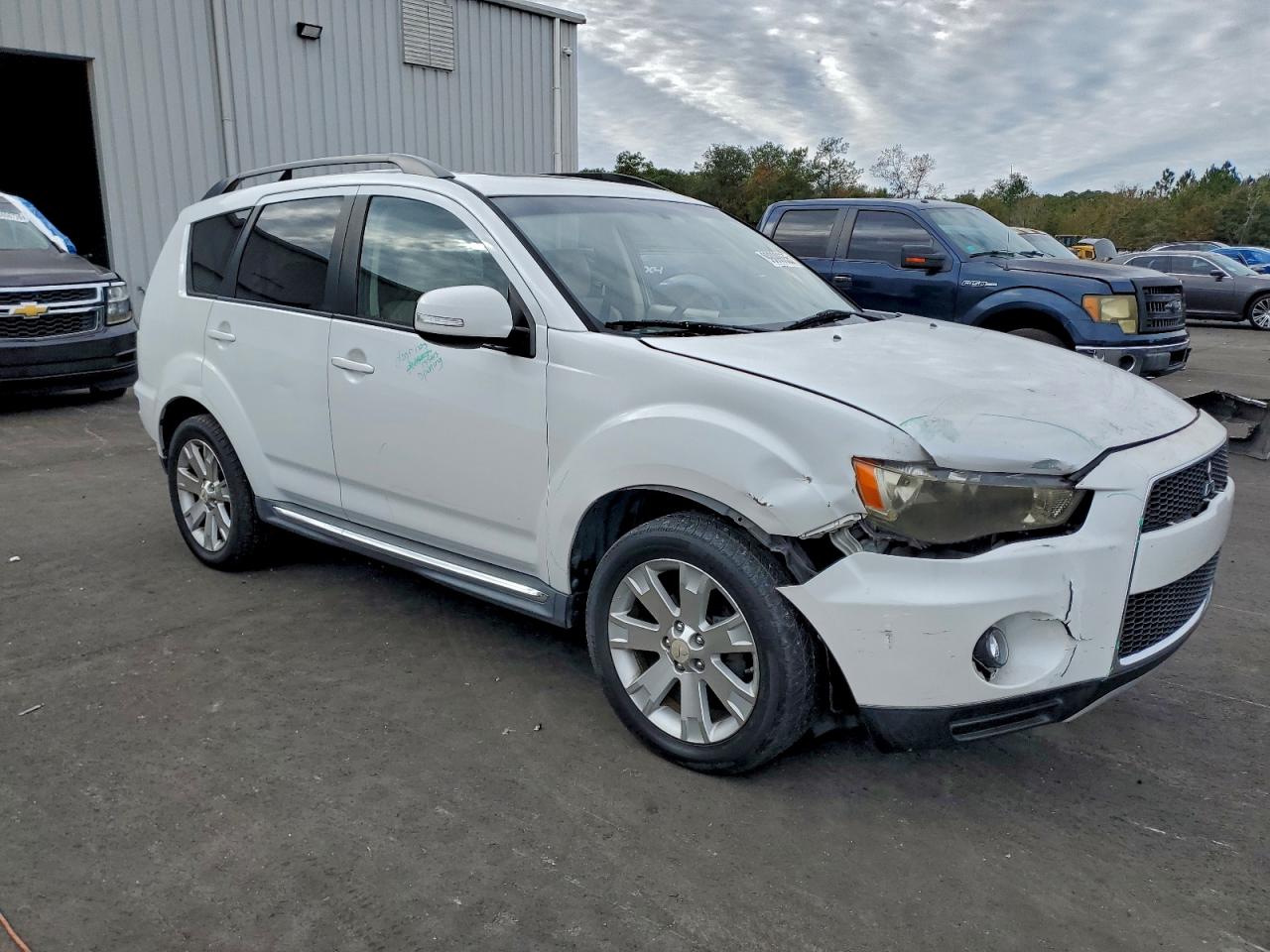 Mitsubishi Outlander Se Image 9