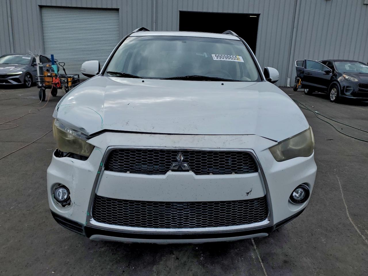 Mitsubishi Outlander Se Image 8