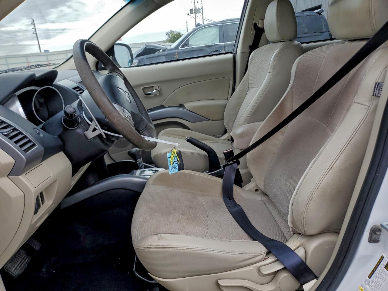 Mitsubishi Outlander Se Image 5