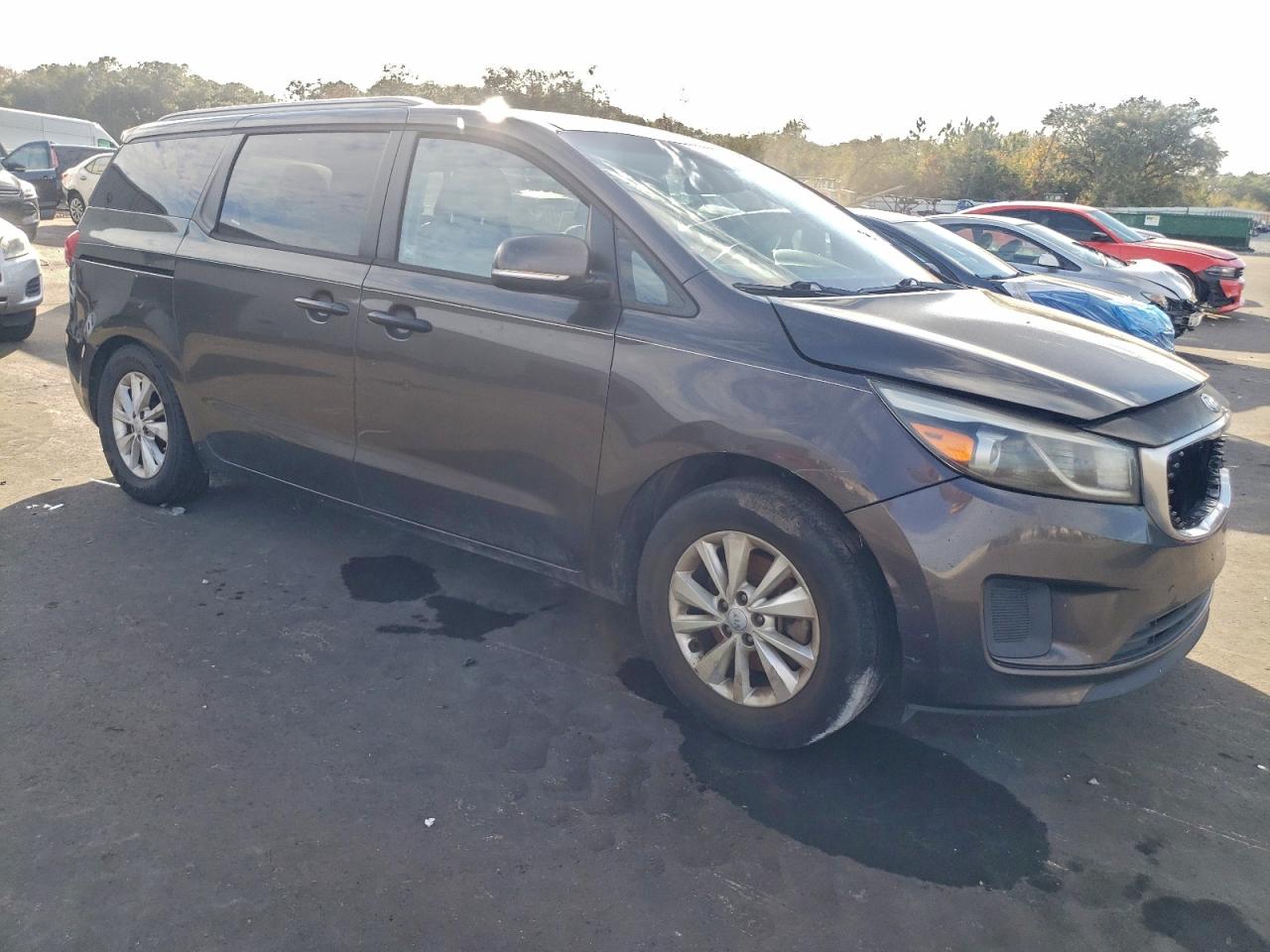 Kia Sedona Lx Image 2