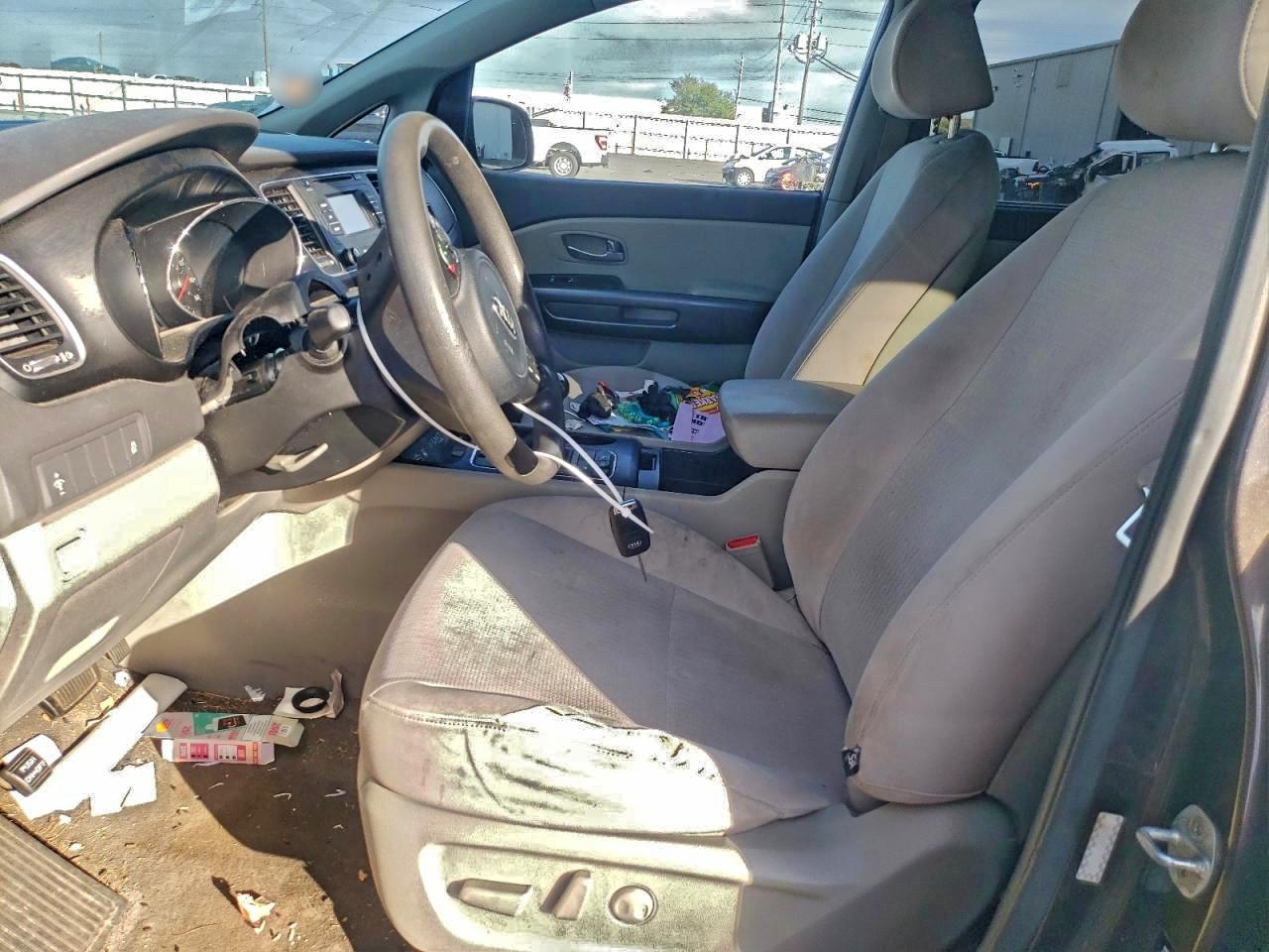 Kia Sedona Lx Image 4