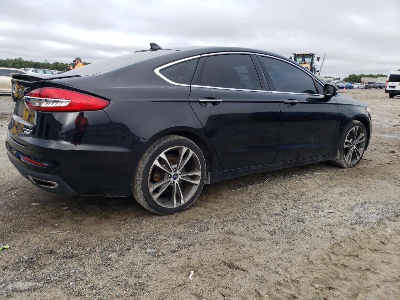 Ford Fusion Titanium Image 6