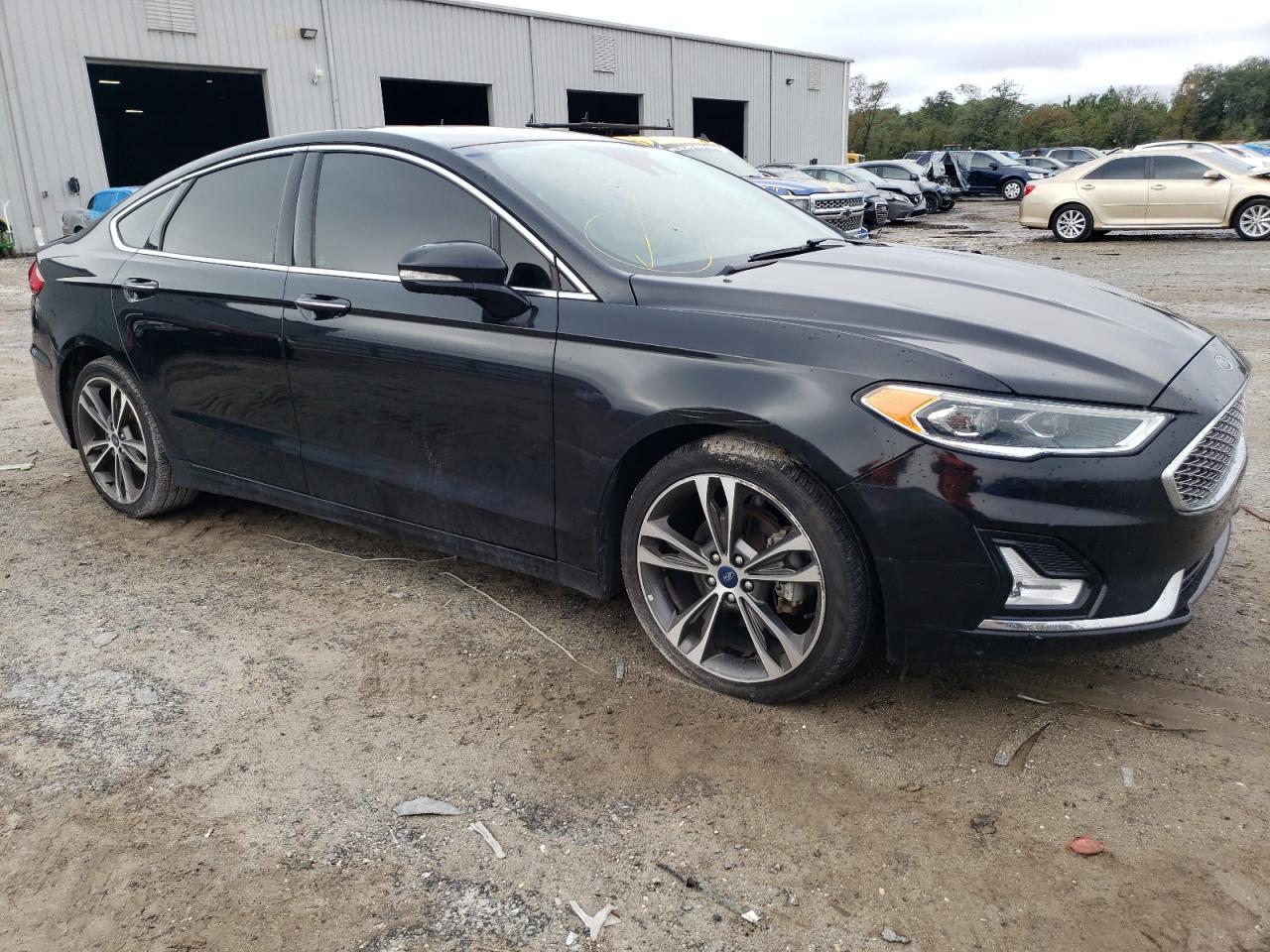 Ford Fusion Titanium Image 2