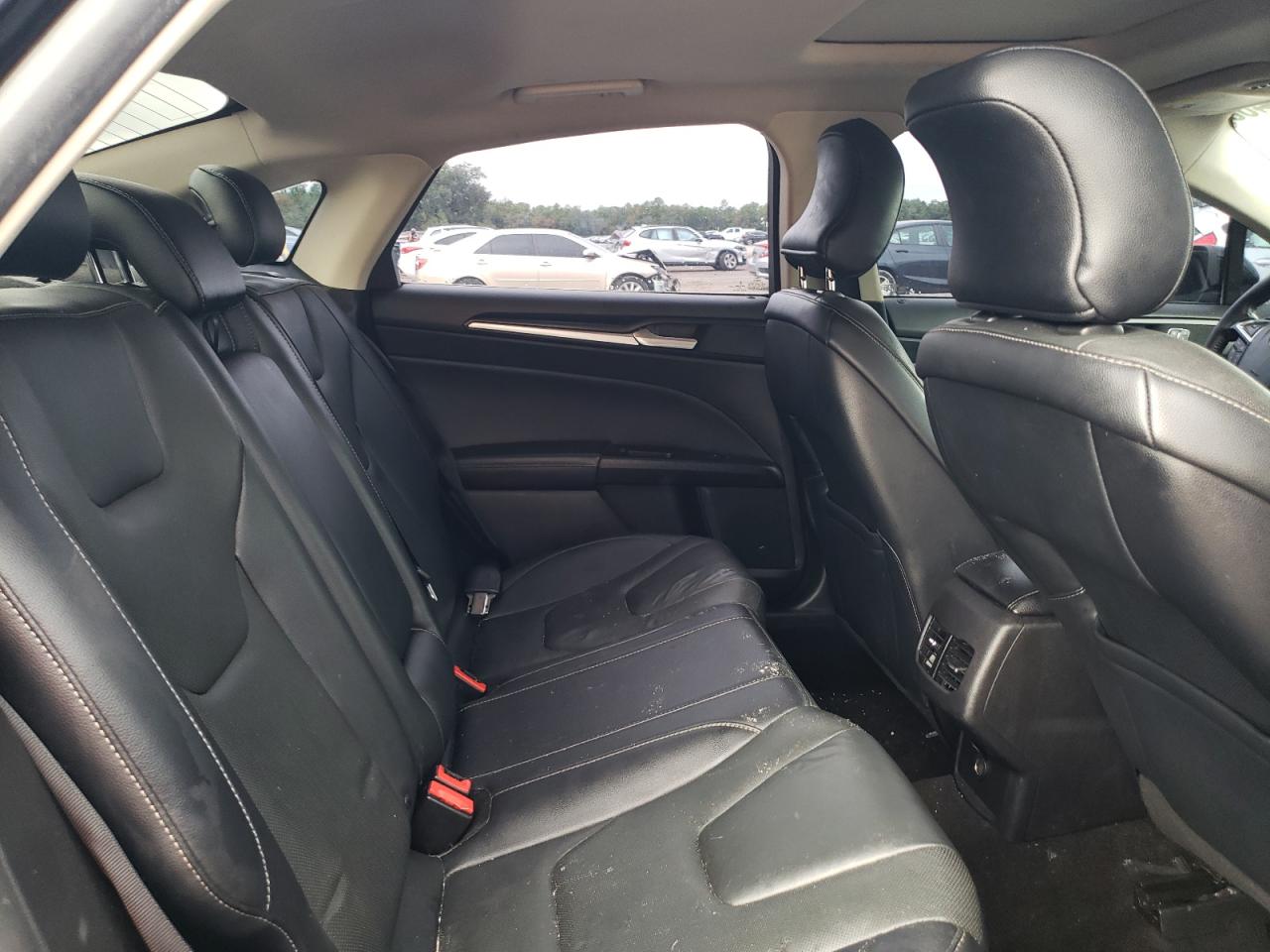 Ford Fusion Titanium Image 9