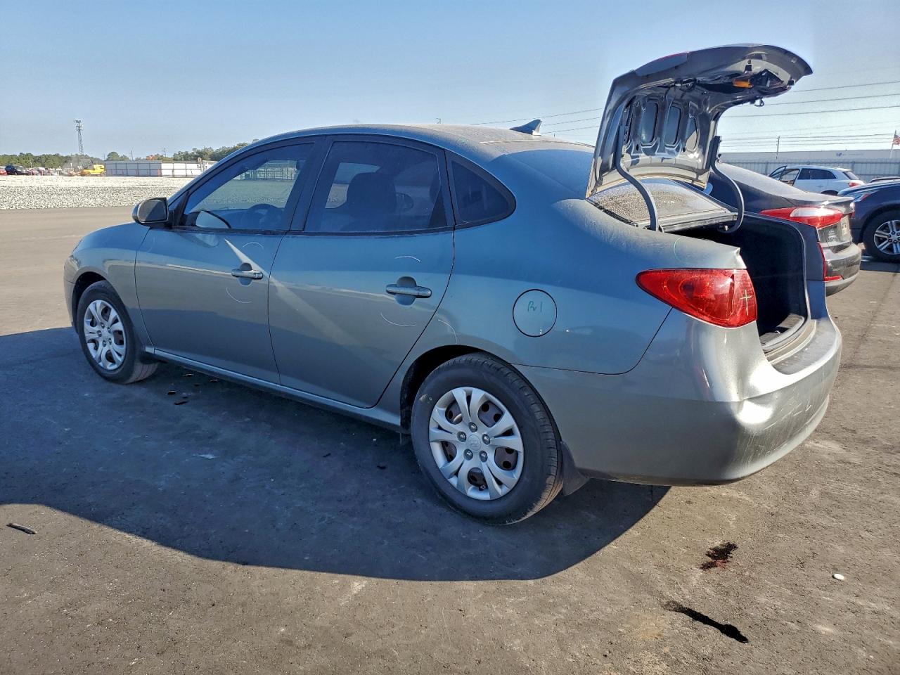 Hyundai ELANTRA Blue Image 10