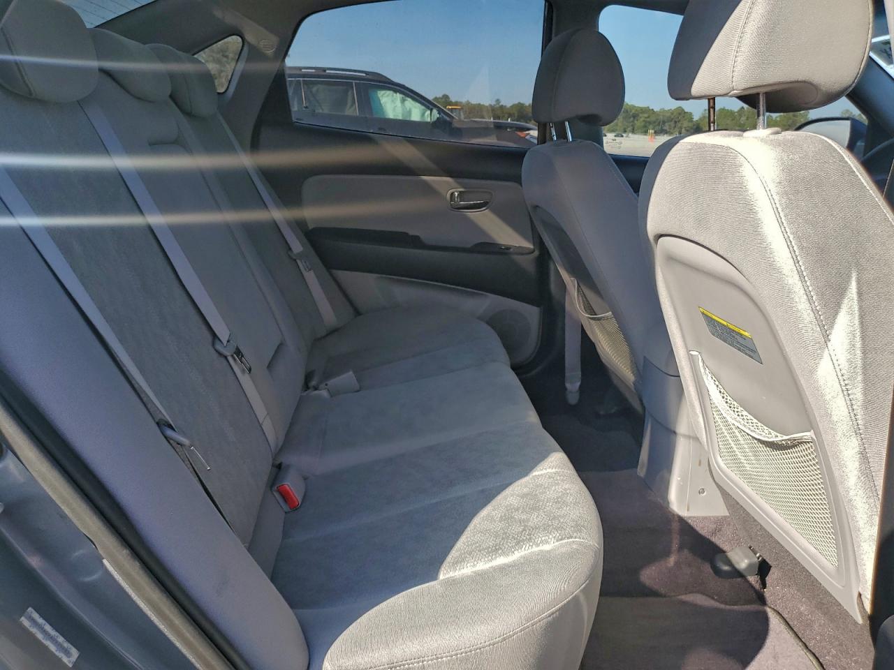 Hyundai ELANTRA Blue Image 12