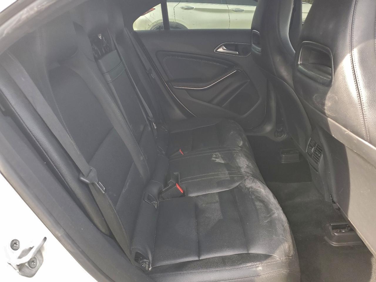 Mercedes-Benz Cla-class 250 Image 9