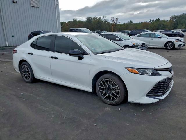 Toyota Camry L Image 4