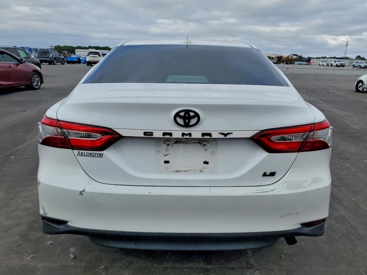 Toyota Camry L Image 5