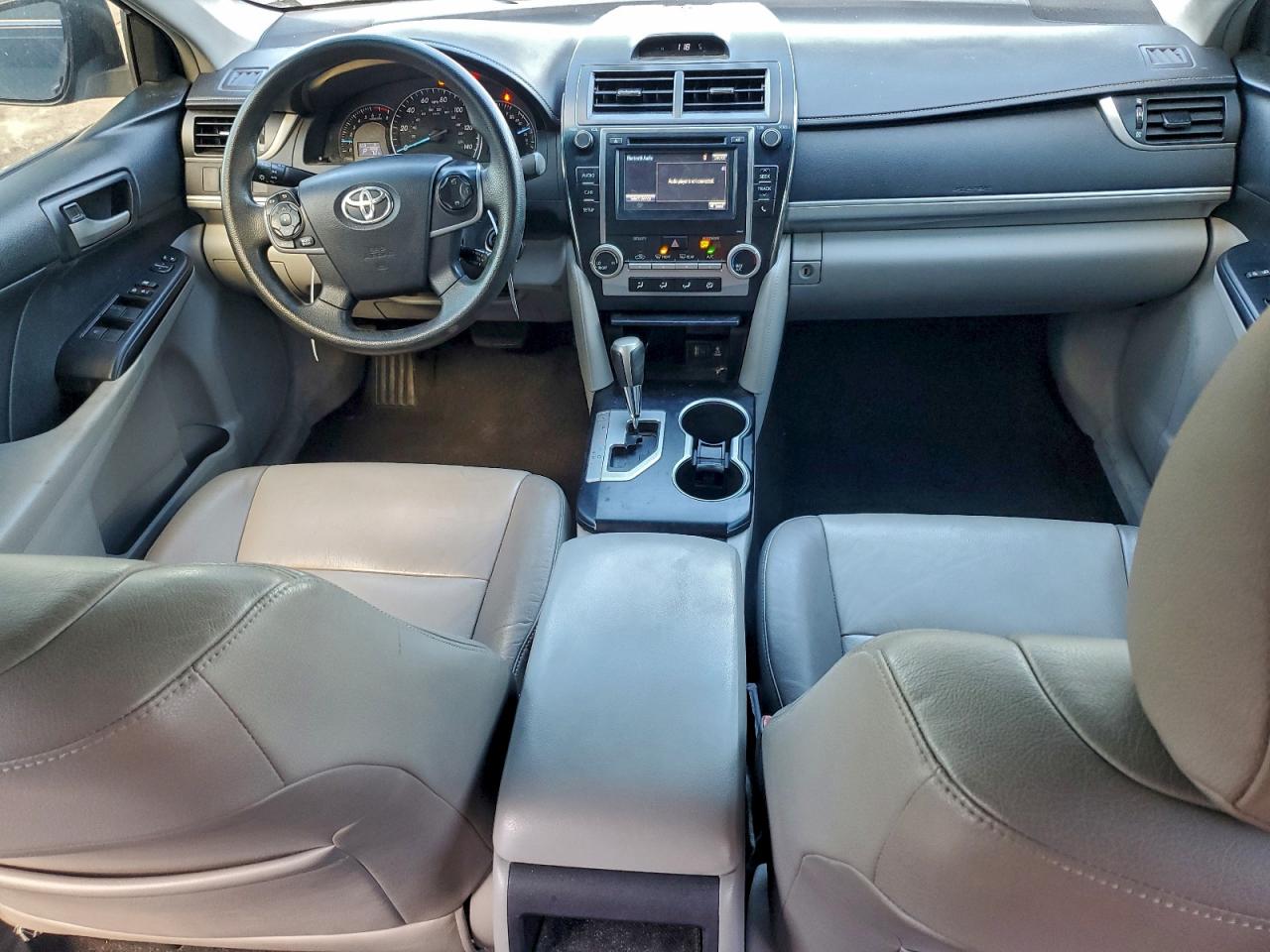 Toyota Camry L Image 5