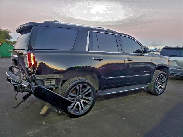 GMC Yukon Denali Image 11