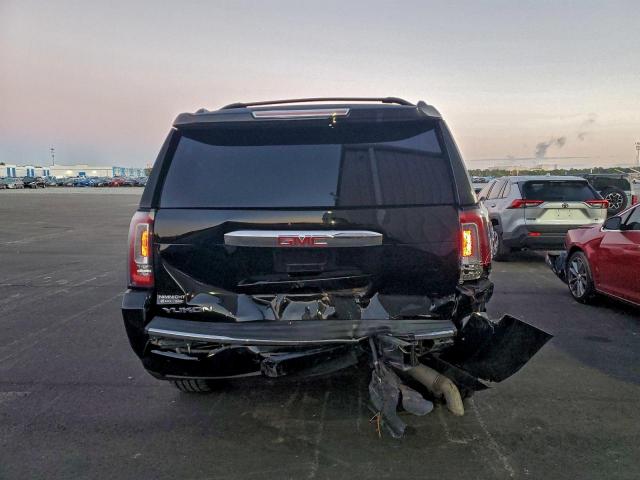 GMC Yukon Denali Image 3