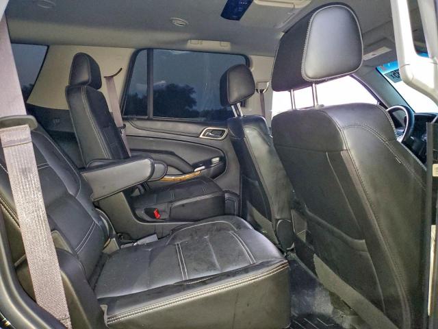 GMC Yukon Denali Image 12