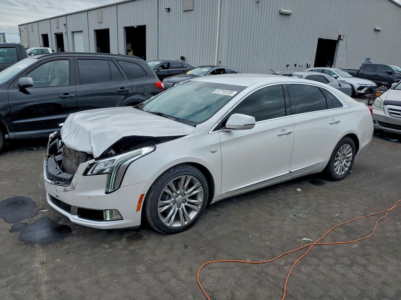 Cadillac XTS Luxury Image 1