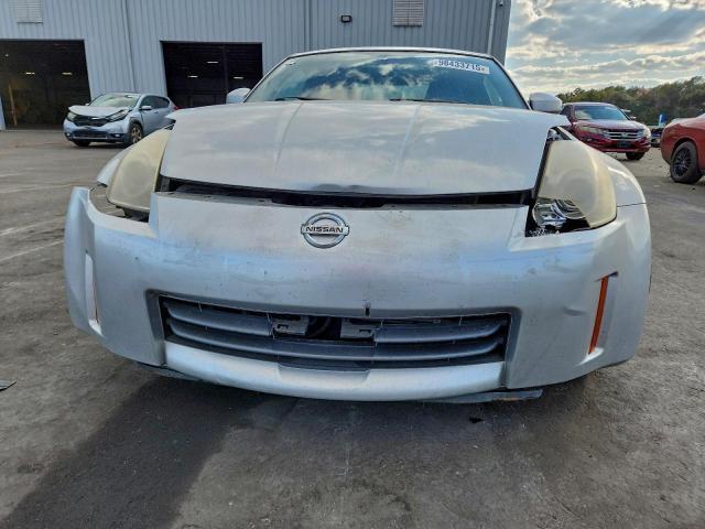 Nissan 350Z Coupe Image 3