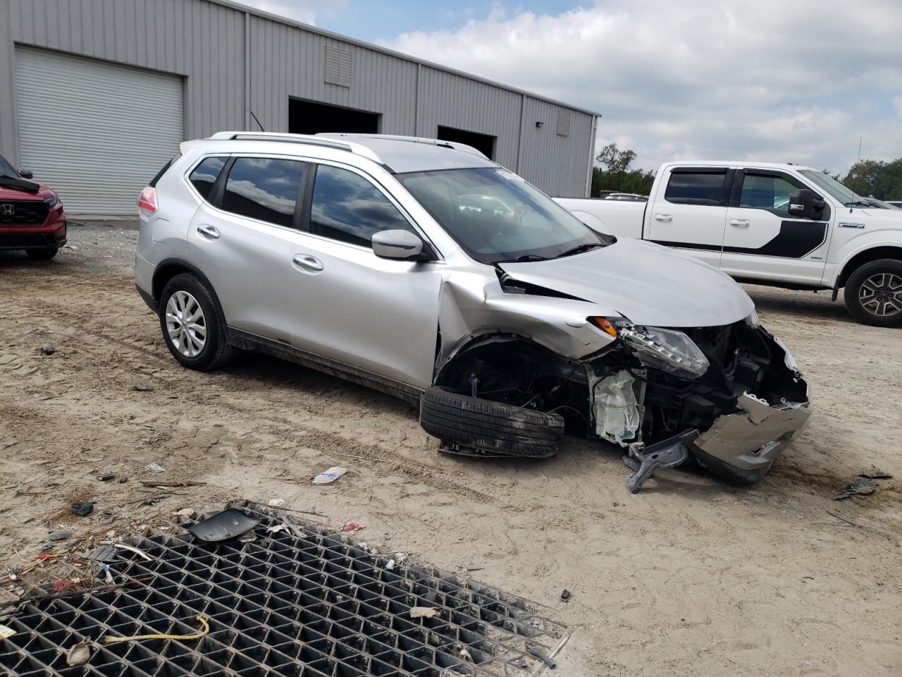 Nissan Rogue S Image 4