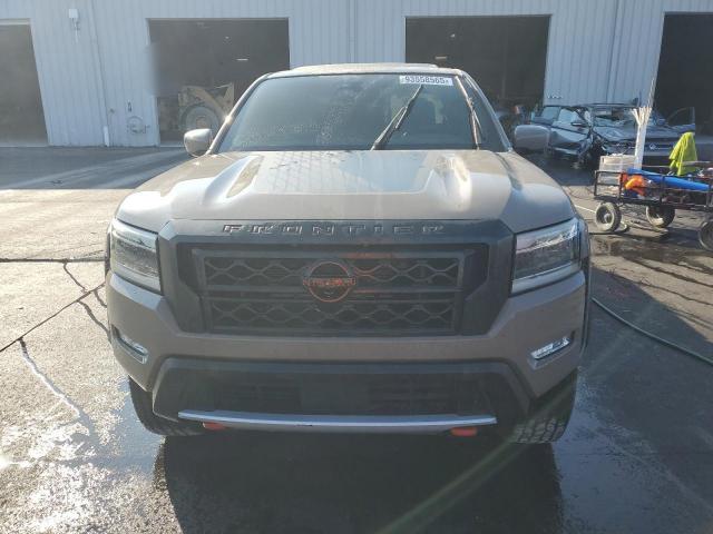 Nissan Frontier S Image 9