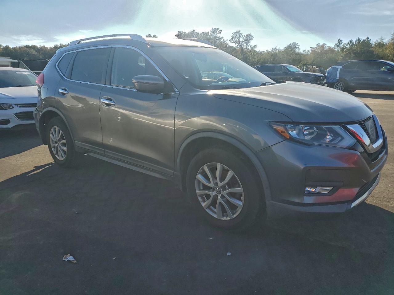 Nissan Rogue S Image 4