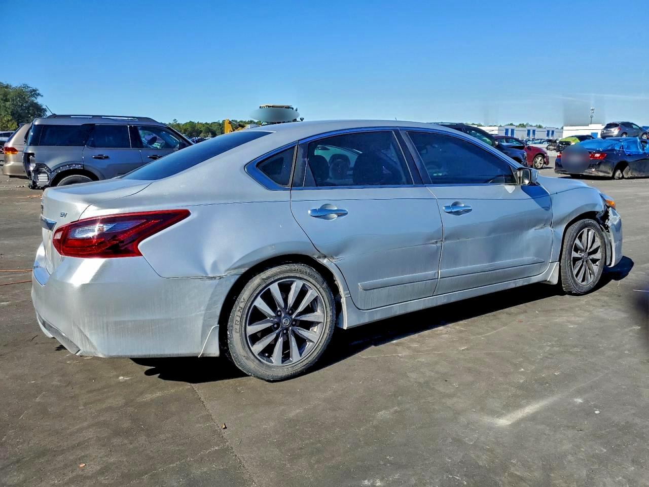 Nissan Altima 2.5 Image 7