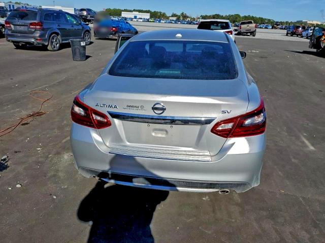 Nissan Altima 2.5 Image 11