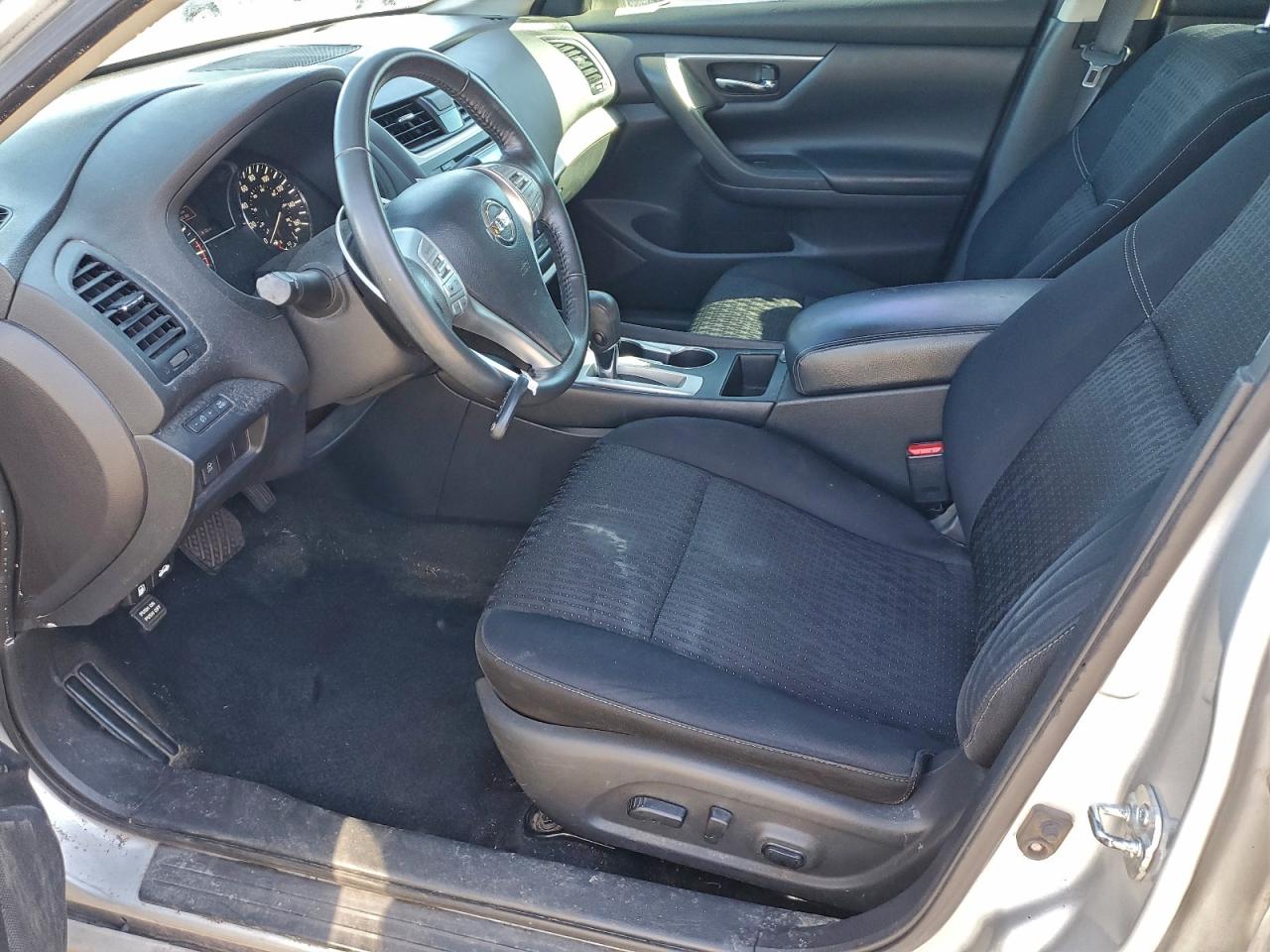 Nissan Altima 2.5 Image 6