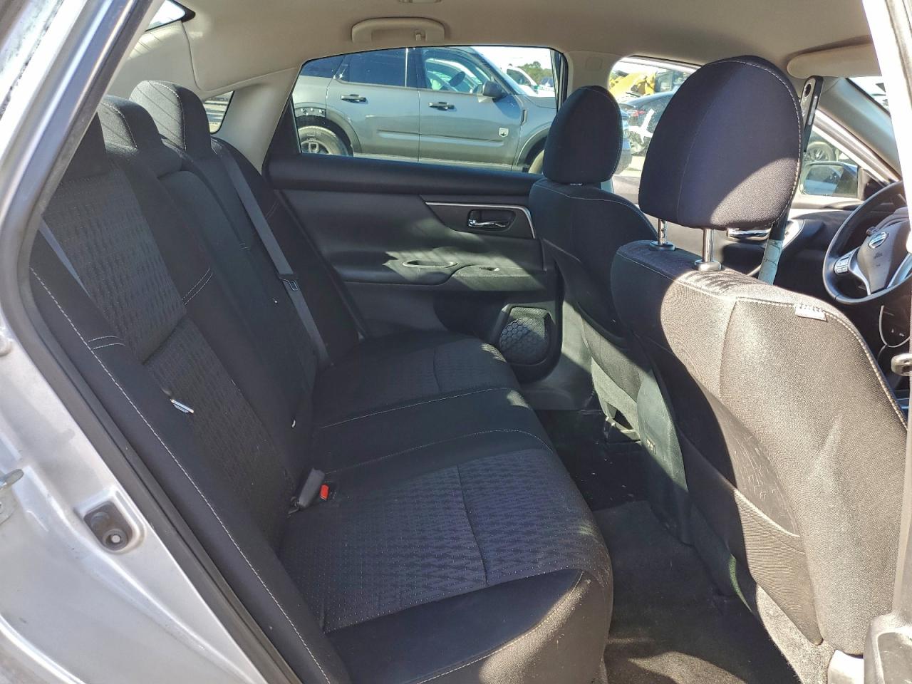 Nissan Altima 2.5 Image 2