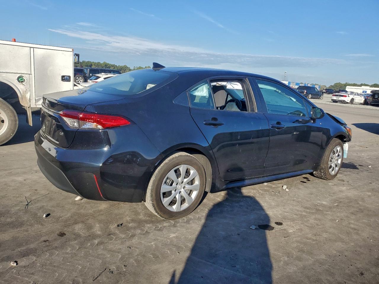 Toyota Corolla Le Image 3