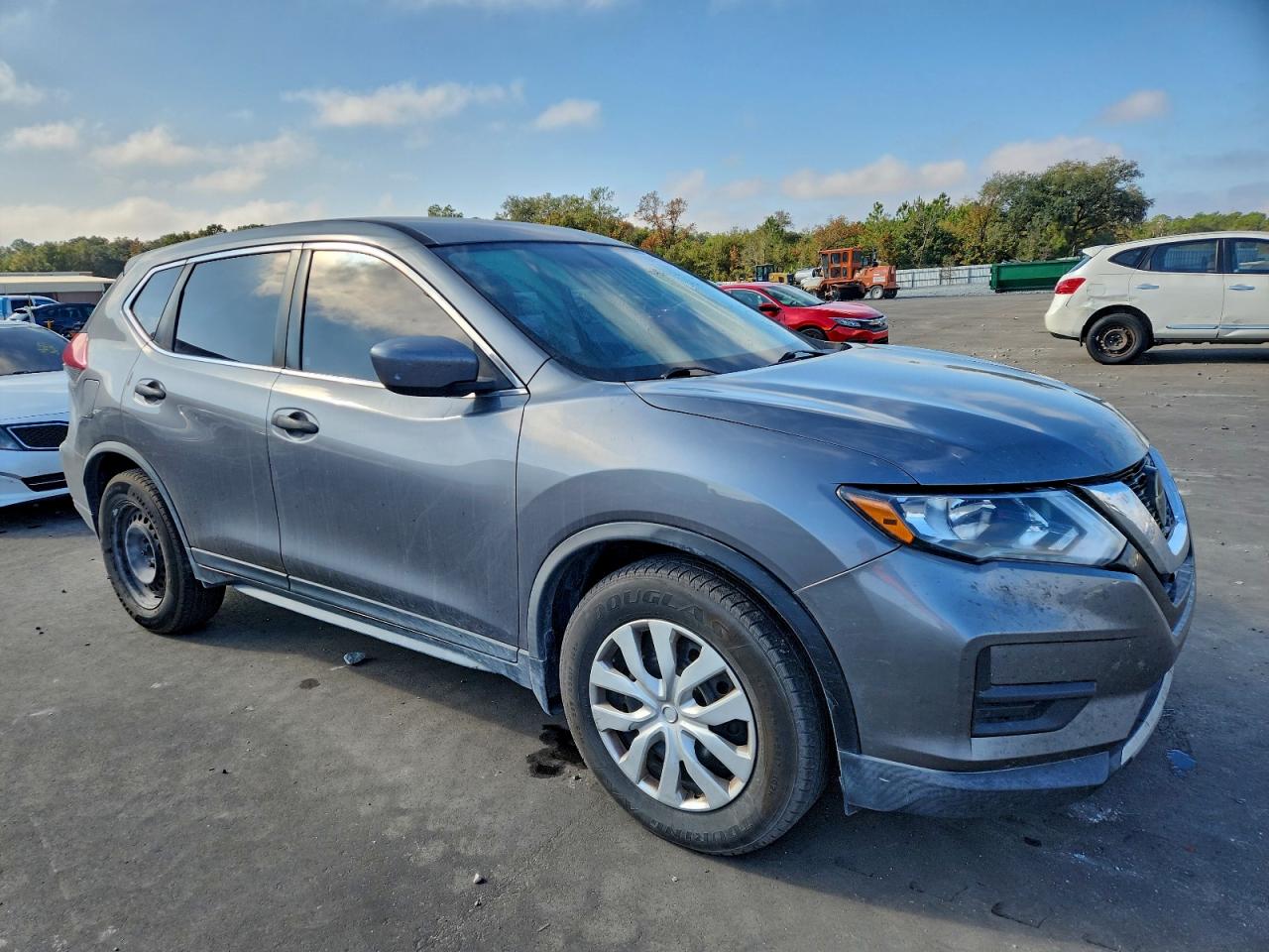 Nissan Rogue S Image 3