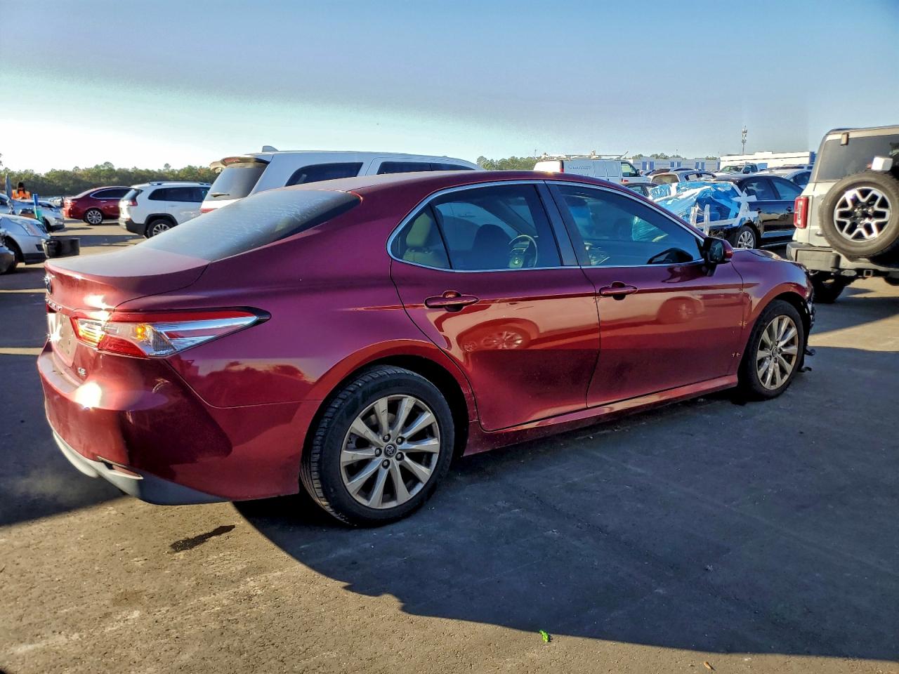 Toyota Camry L Image 2