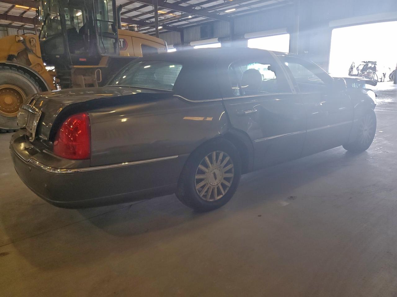 Lincoln Towncar Executive Image 3