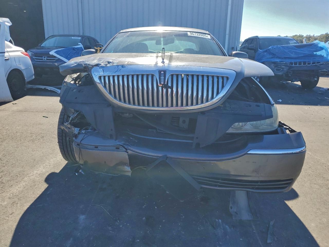 Lincoln Towncar Executive Image 8