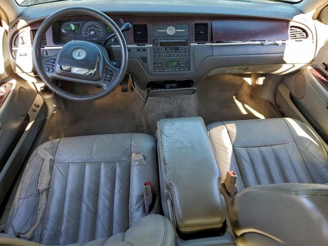 Lincoln Towncar Executive Image 5