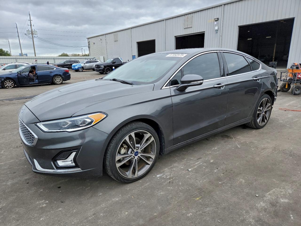 Ford Fusion Titanium Image 1