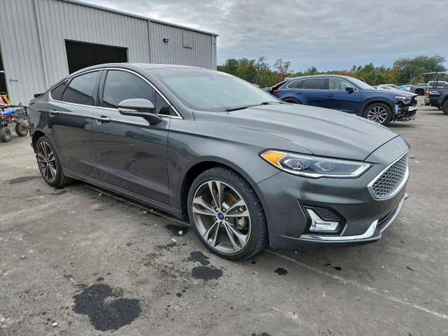 Ford Fusion Titanium Image 6