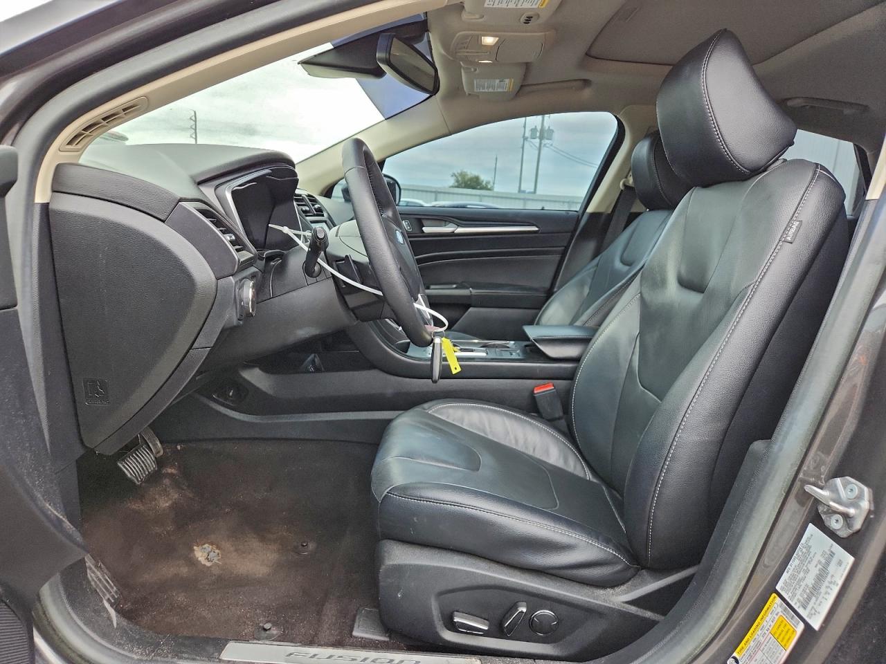 Ford Fusion Titanium Image 2