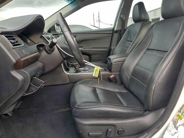 Toyota Camry Le Image 4