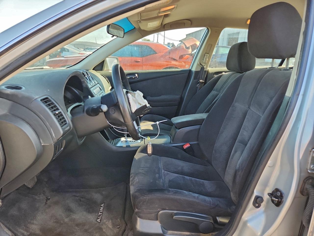 Nissan Altima 2.5 Image 11