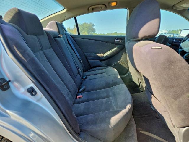 Nissan Altima 2.5 Image 6
