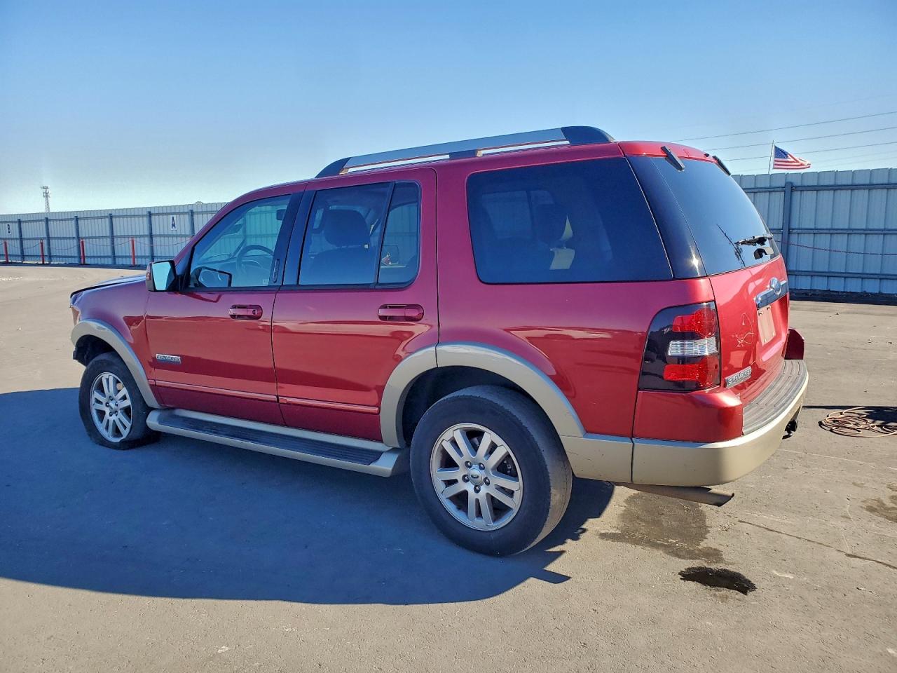 Ford Explorer Eddie Bauer Image 9