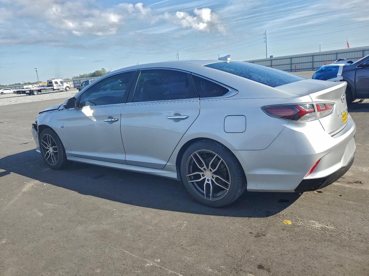 Hyundai SONATA Hybrid Image 4