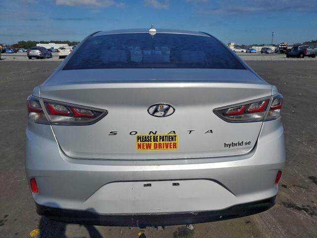 Hyundai SONATA Hybrid Image 8