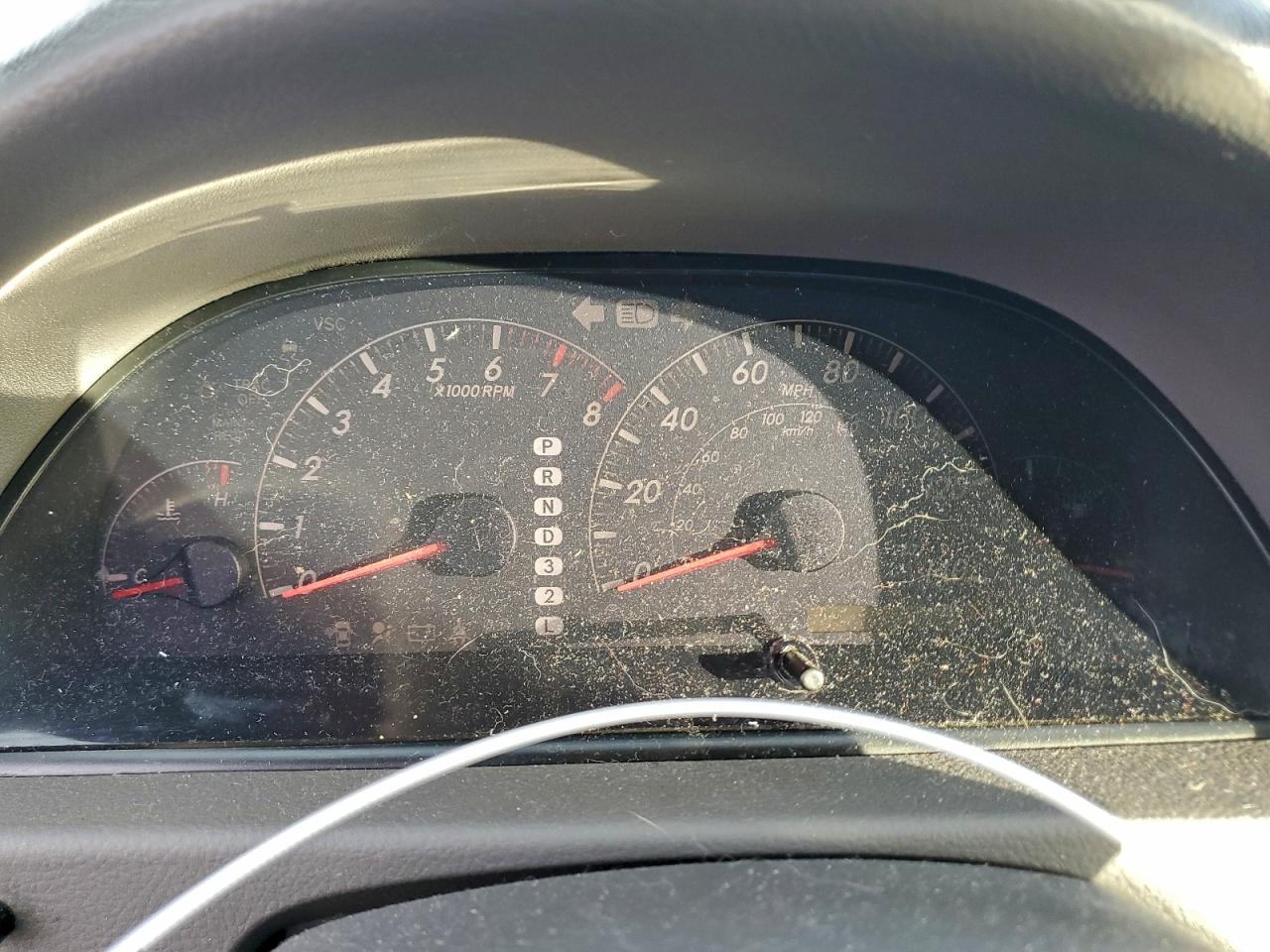 Toyota Camry Le Image 6