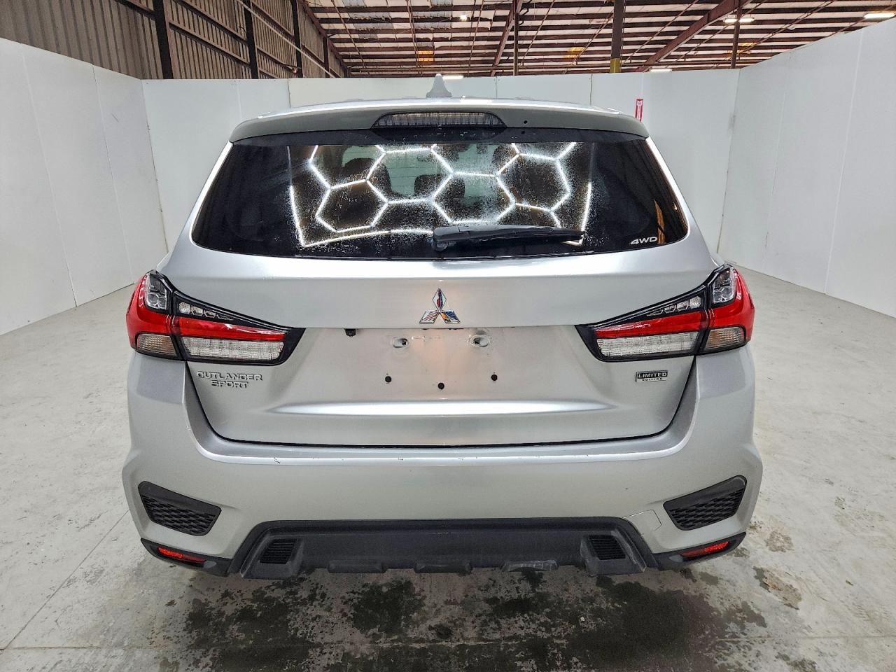 Mitsubishi Outlander S Image 4