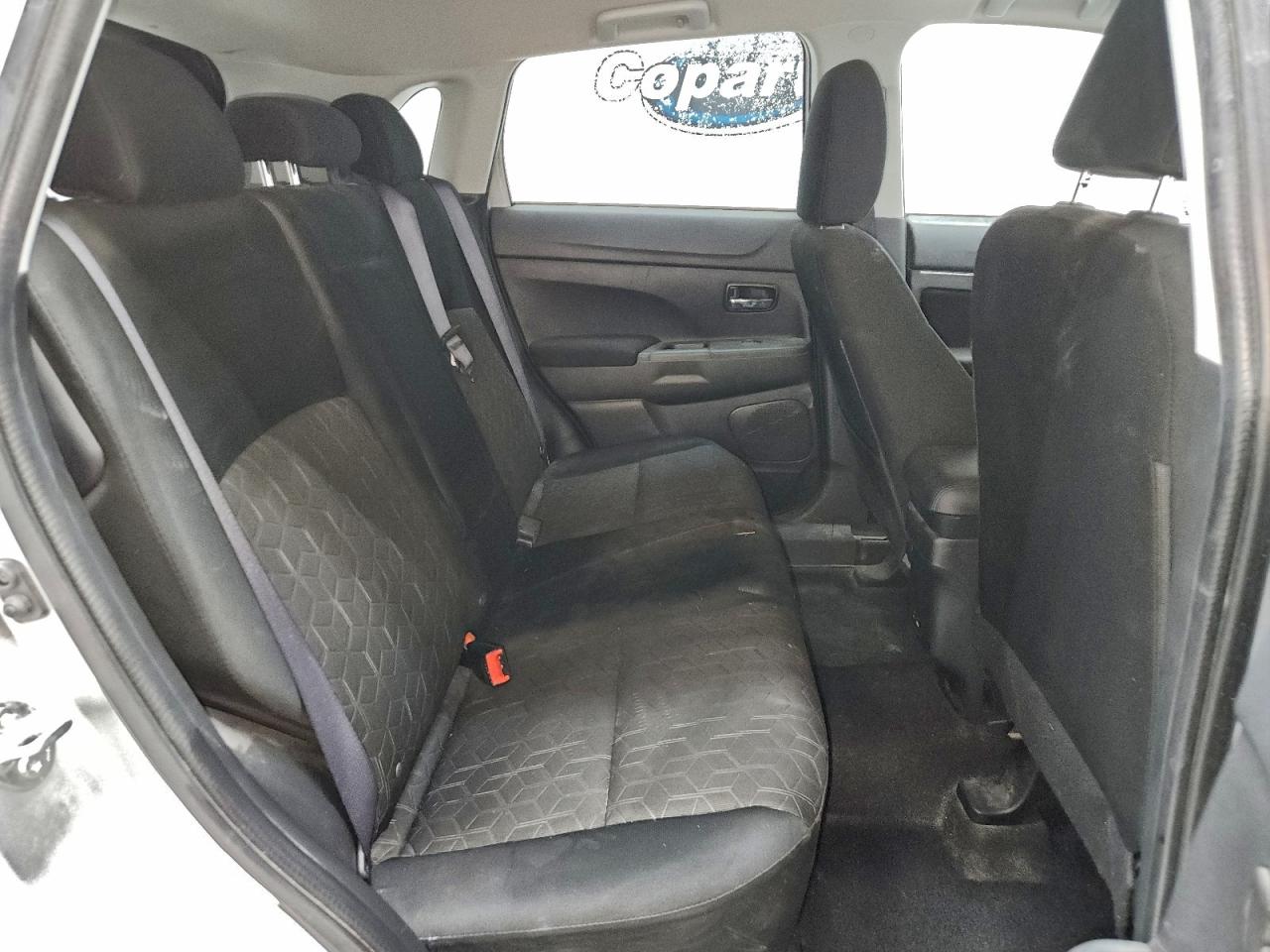 Mitsubishi Outlander S Image 6