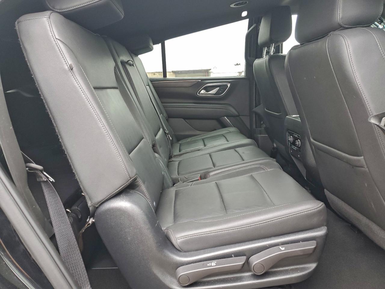 Chevrolet Tahoe C1500 Lt Image 10