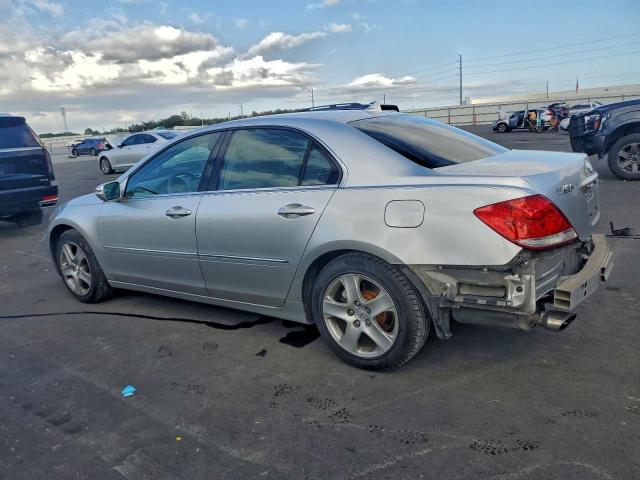 Acura RL Image 2