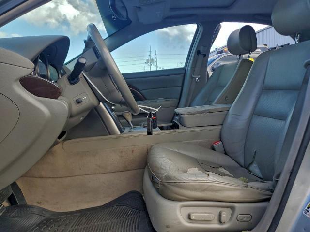 Acura RL Image 5