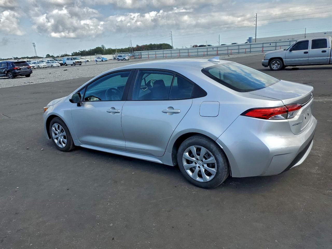 Toyota Corolla Le Image 2