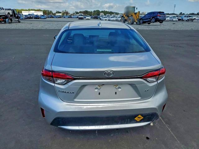 Toyota Corolla Le Image 6